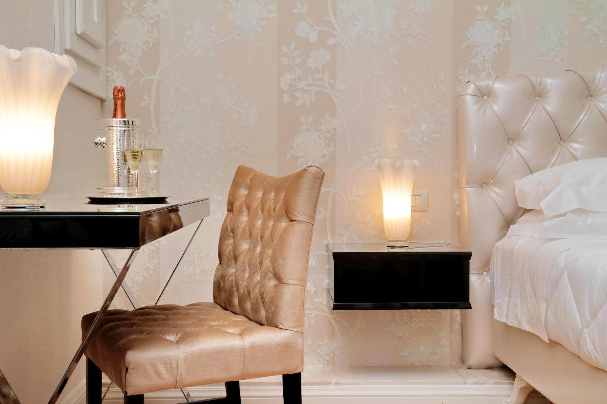 Lanza 111 - Exclusive 3* Roma